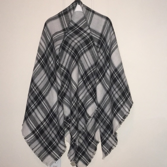 Modcloth Accessories - Black/Gray/White Plaid Shawl